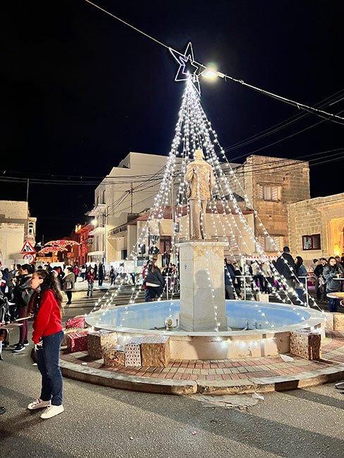 The Christmas market in the village of Sannat: small but nice... and always a centre of attraction at Christmas time.